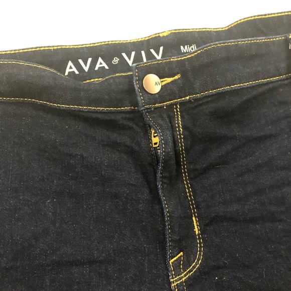 Ava & Viv Women’s Blue Jeans Shorts 24 - Picture 2 of 6